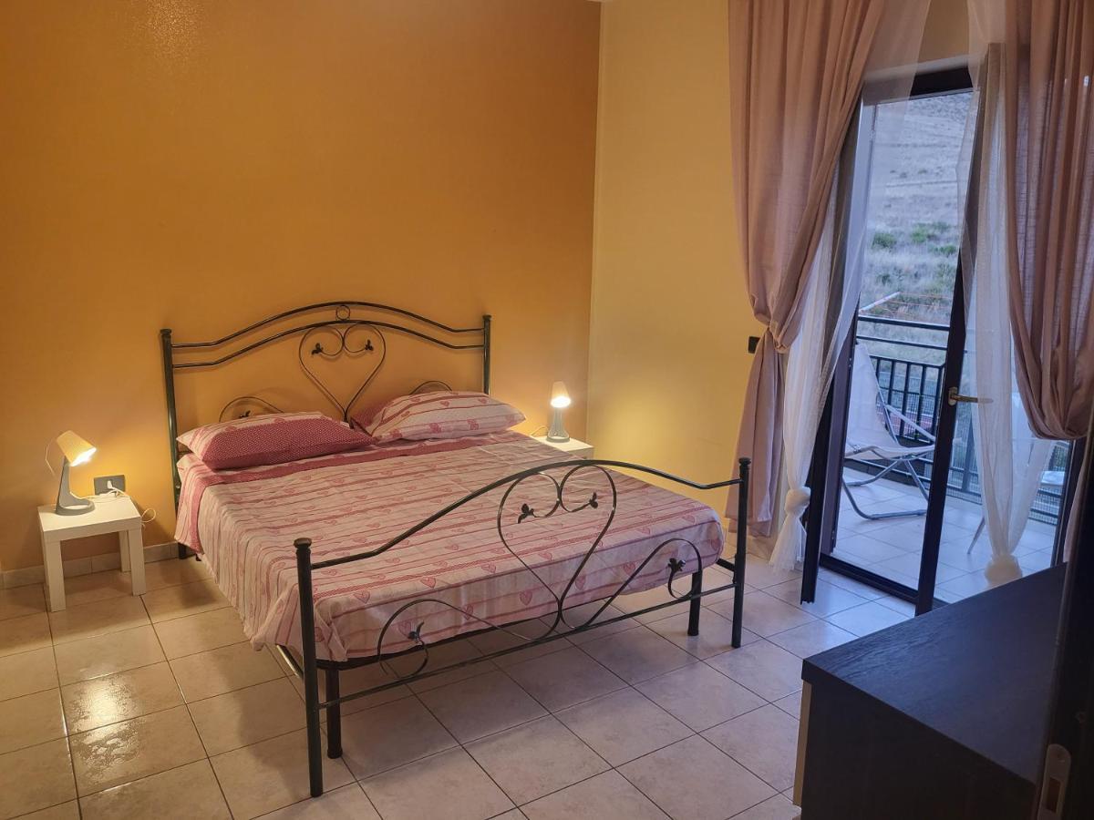 קוריליאנו קלאברו Casa Di Ninni מראה חיצוני תמונה